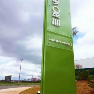 Totem acm luminoso